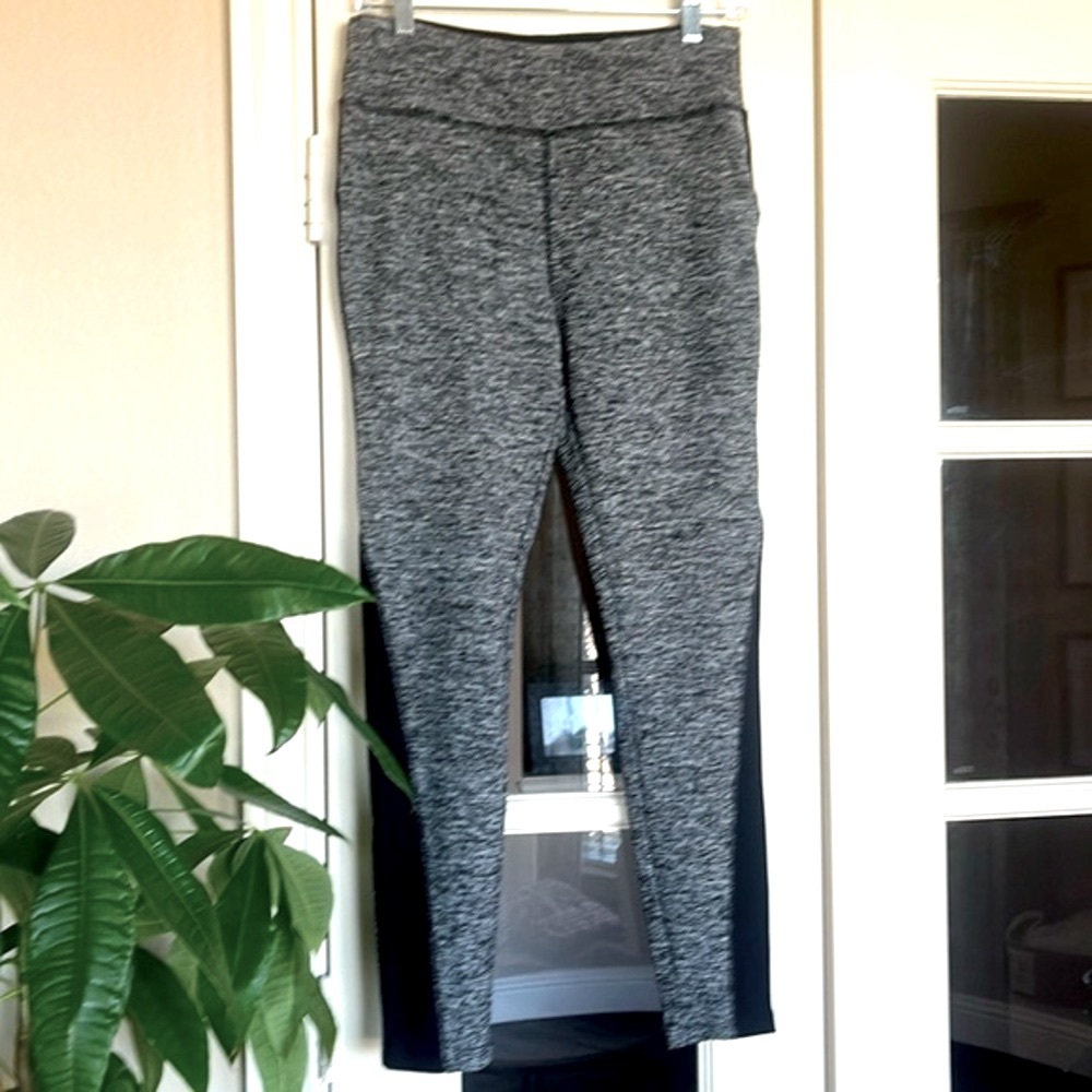 Fitz + Eddi white & black heathered athletic full-length leggings, Medium